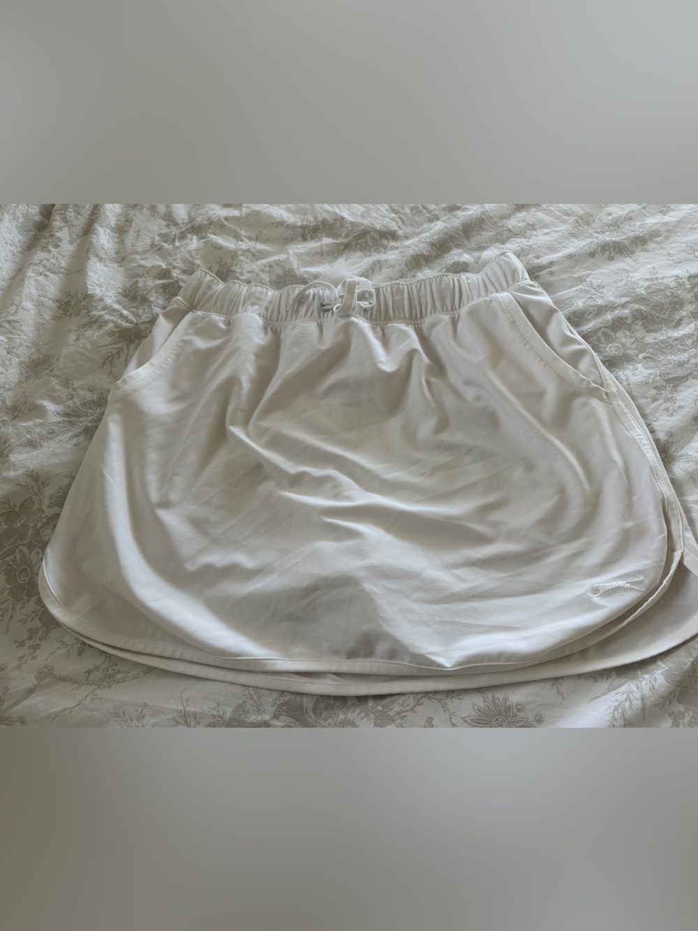 Slazenger White Golf Skort with Elastic Waistband